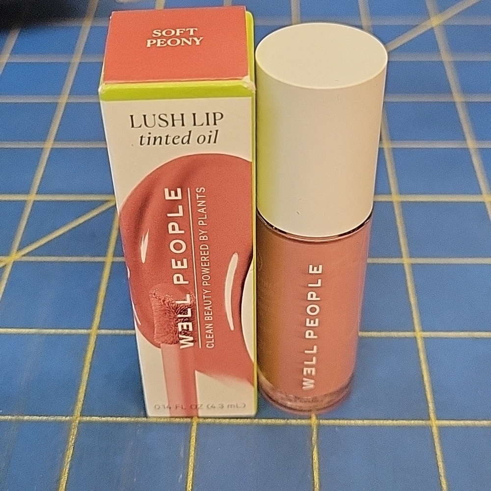 W3LL (WELL) PEOPLE Lush Lip Tinted Oil - Soft Peony 4.3ml New in Box
